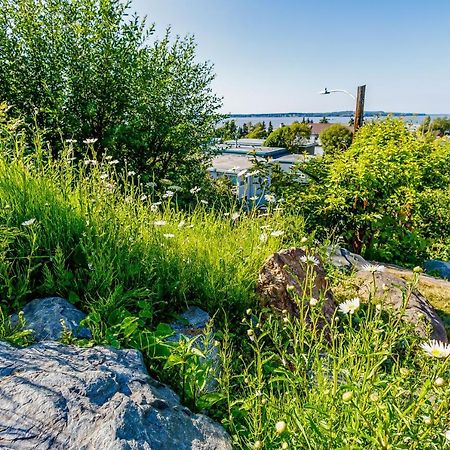 Downtown Contemporary Cove Villa Anchorage Exterior photo