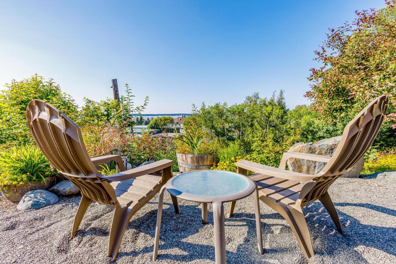 Downtown Contemporary Cove Villa Anchorage Exterior photo