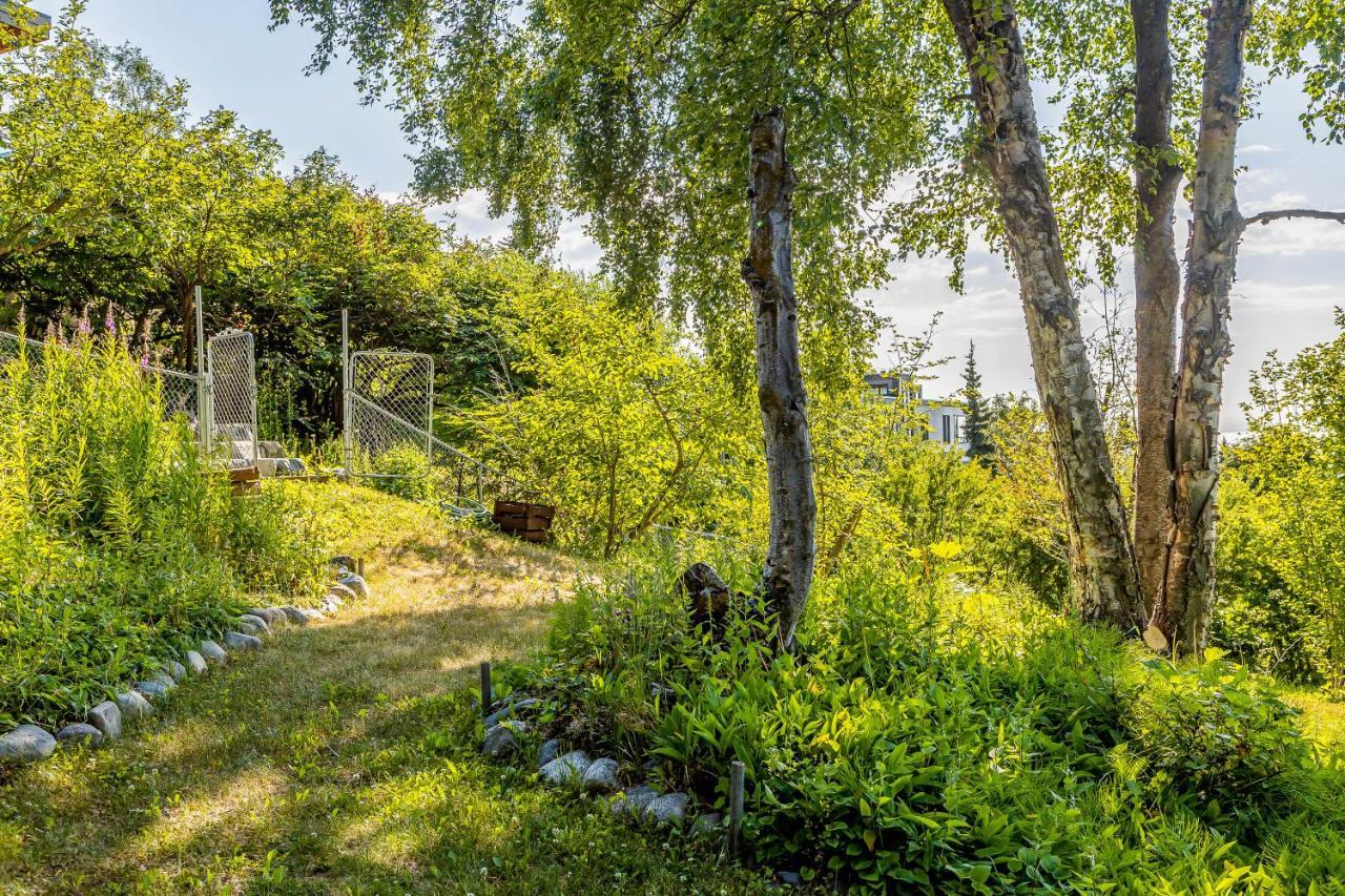 Downtown Contemporary Cove Villa Anchorage Exterior photo